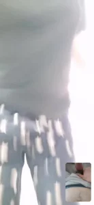 悠悠的骚逼紧奶子挺拔，后入对着肥臀射