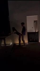 027高跟丝袜控夫妻 穿着涞觅黑绷带在民宿开门做