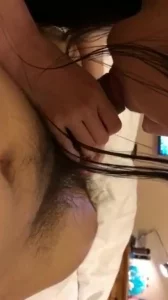 妹子还有点青涩！